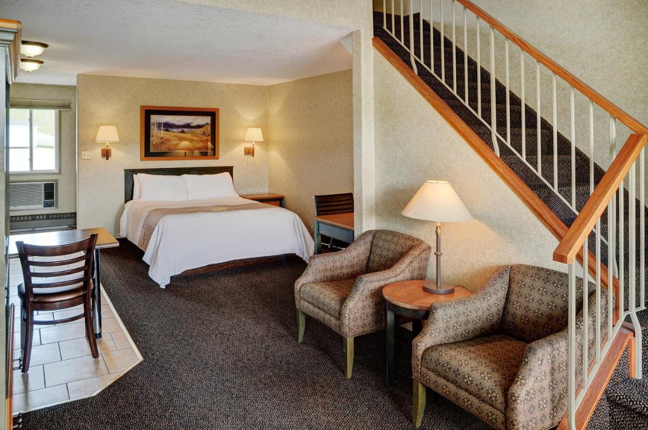 Lakeview Inns & Suites - Hinton Buitenkant foto
